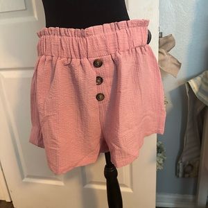 Waist shorts with belt